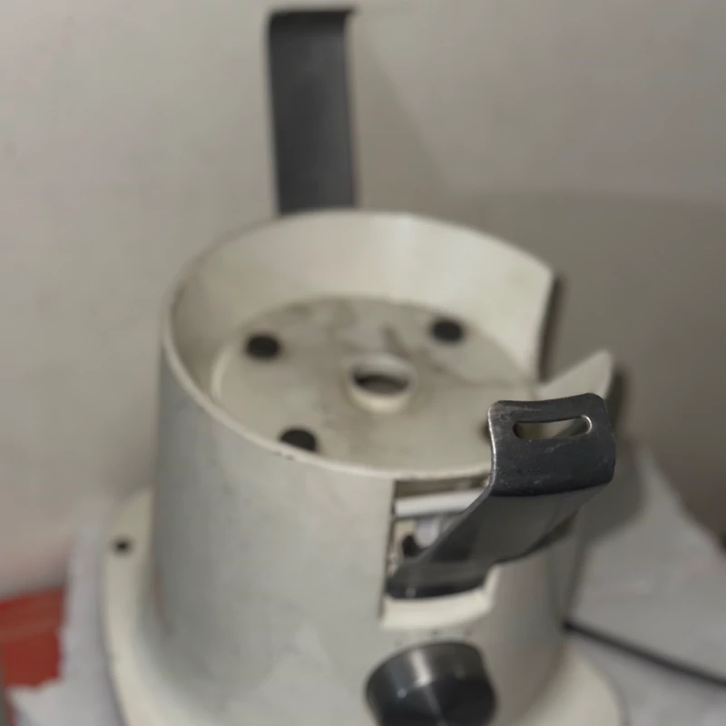 قاب(بدنه )ابمیوه گیری کنوودمدل JE730