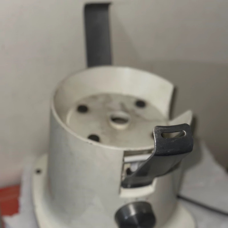 قاب(بدنه )ابمیوه گیری کنوودمدل JE730