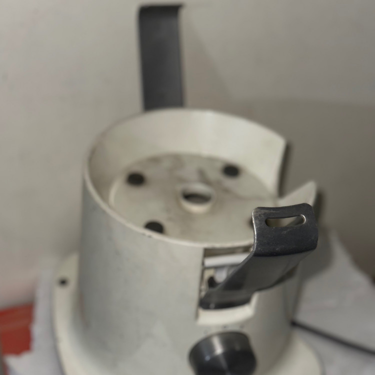 قاب(بدنه )ابمیوه گیری کنوودمدل JE730